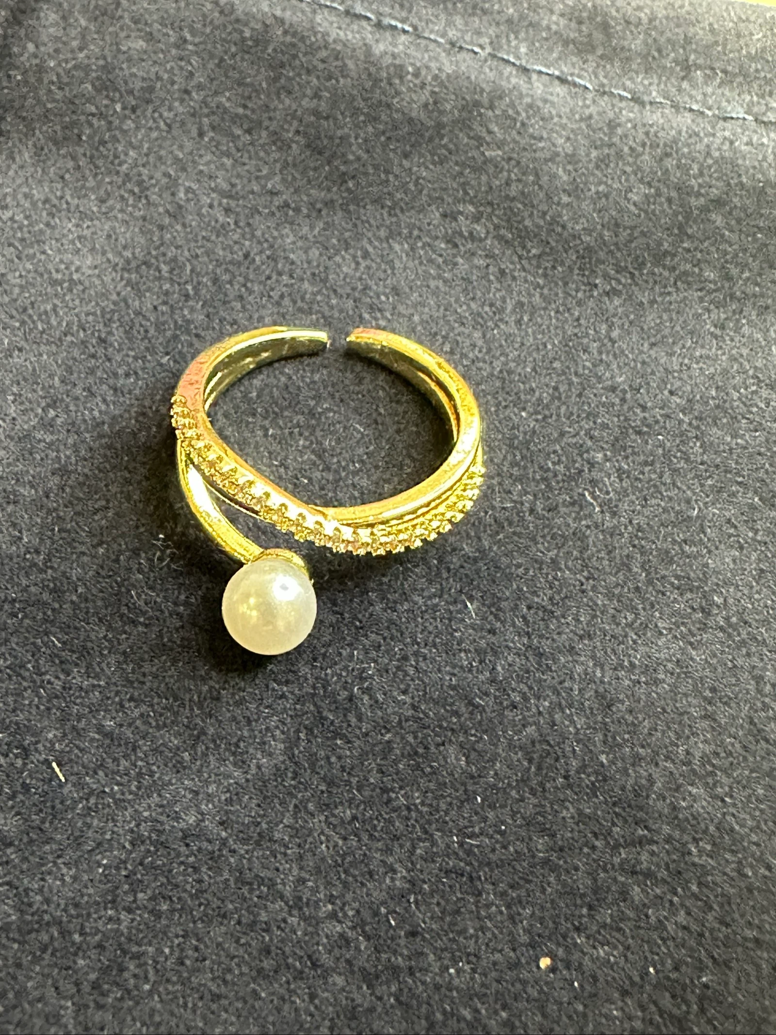 Open gold-plated ring with mother-of-pearl and rhinestones – photo 3